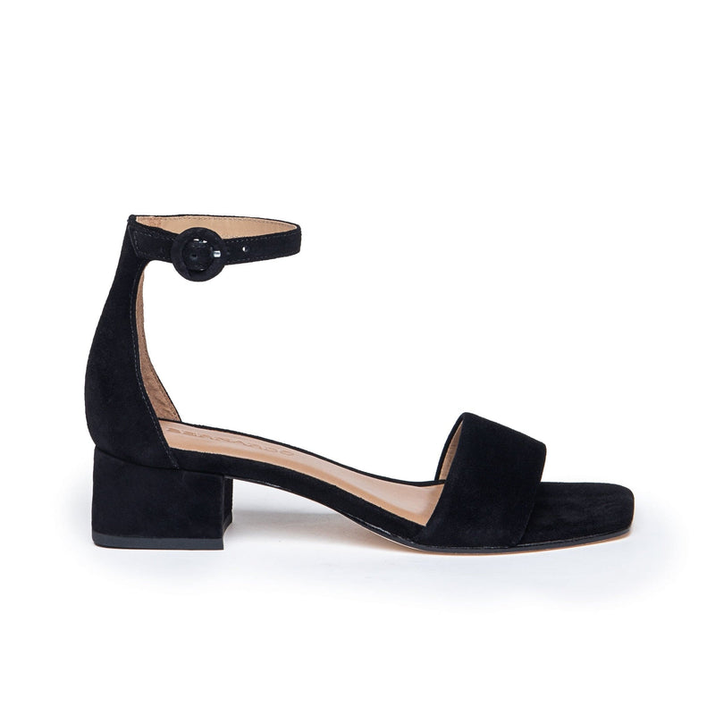 Women Bernardo Jalena Low Heels Sandals Black | JJC7555RJ