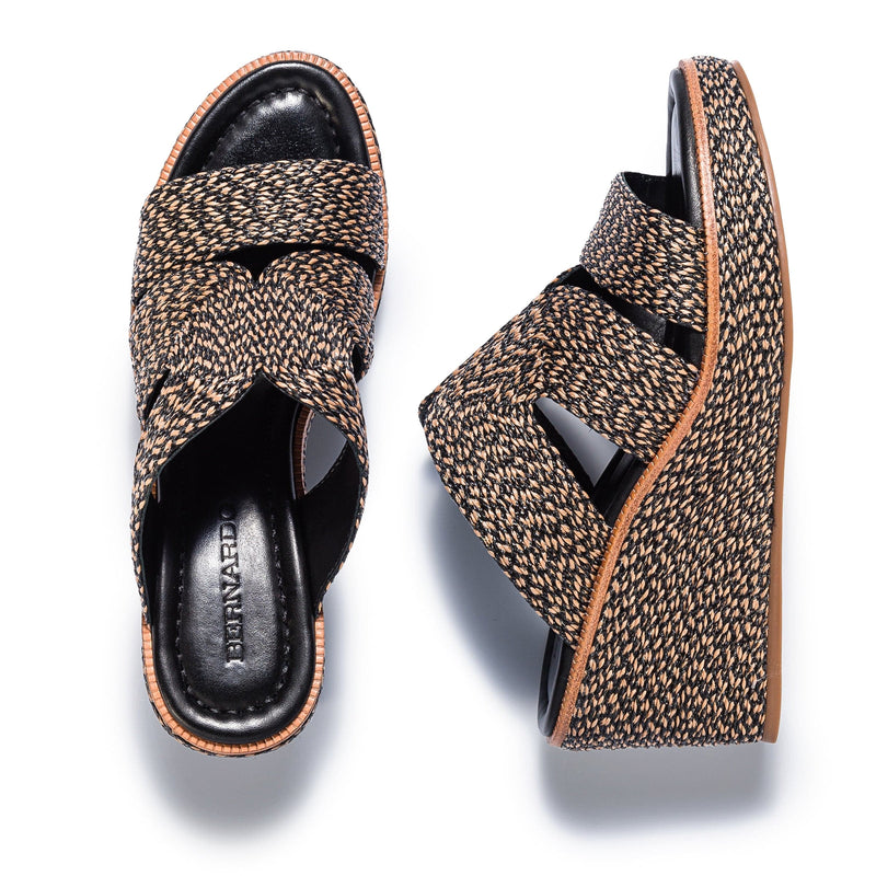 Women Bernardo Kaian Raffia Wedge Sandals Black Brown | BUS8437NE