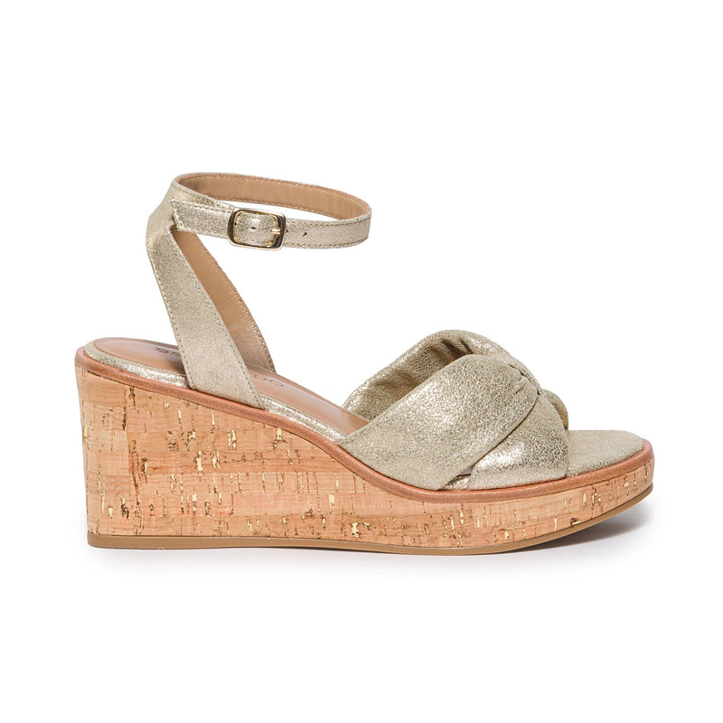 Women Bernardo Kearny Wedge Sandals Gold | LPN8531FM